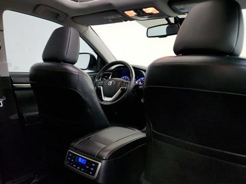 Used 2015 Toyota Highlander Limited Platinum FWD image 42