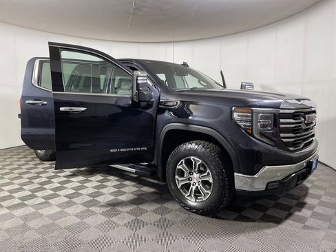 Used 2024 GMC Sierra 1500 SLT w/ SLT Convenience Package image 9