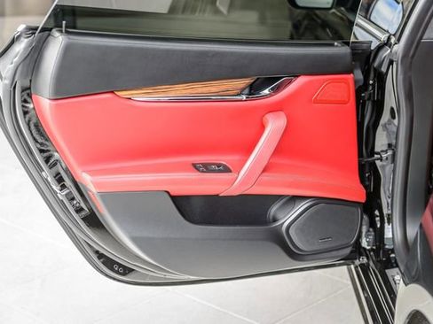 Used 2018 Maserati Quattroporte S GranLusso Q4 image 28