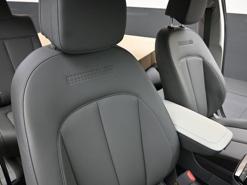 New 2025 Hyundai Ioniq 5 SEL image 14