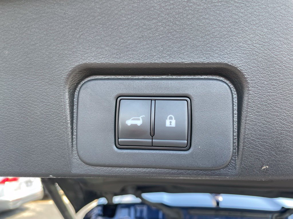 Used 2024 Nissan Rogue SV FWD image 33