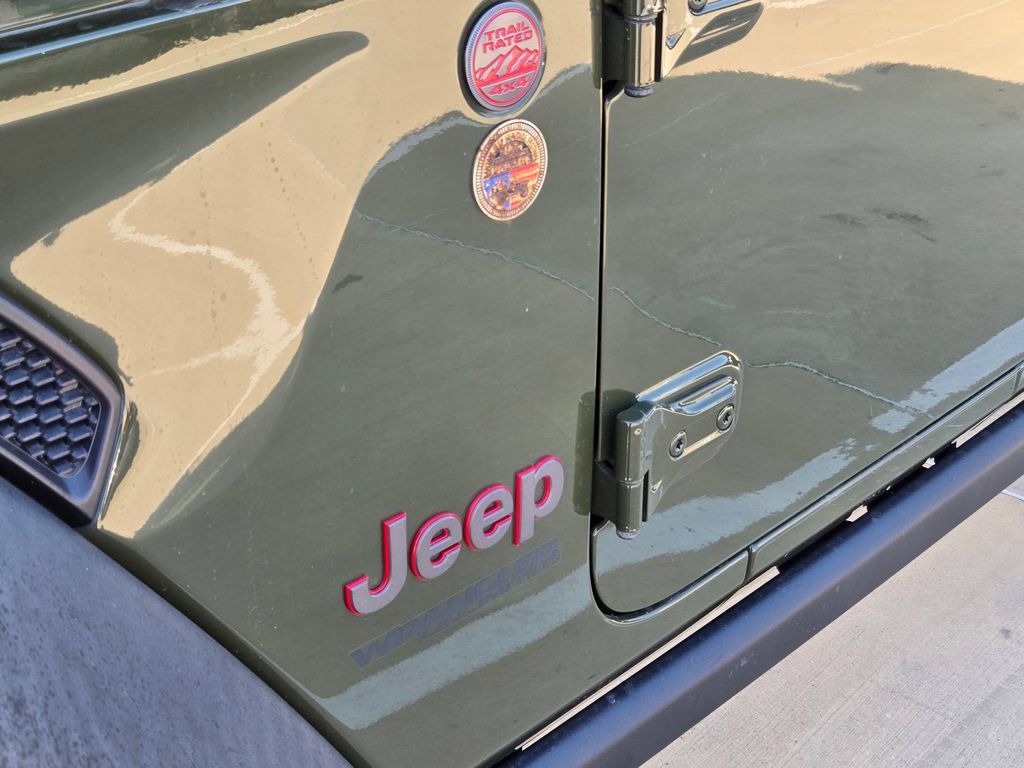 Used 2021 Jeep Wrangler Unlimited Rubicon AWD/4WD image 22