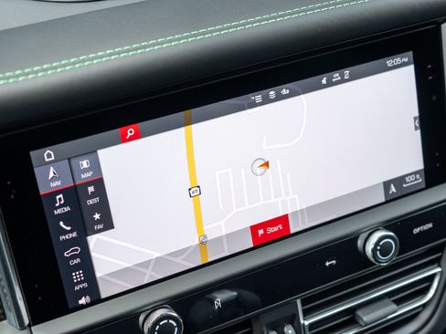 Certified 2025 Porsche Macan GTS image 43