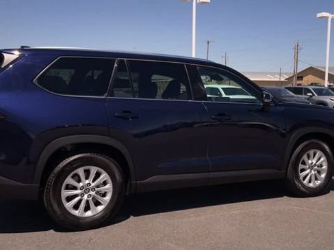 Used 2026 Toyota Grand Highlander AWD image 2