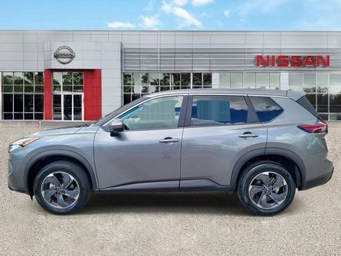 Certified 2025 Nissan Rogue SV FWD image 8