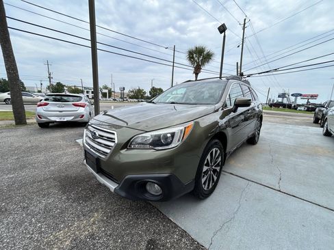 Used 2016 Subaru Outback 2.5i Limited AWD/4WD image 2