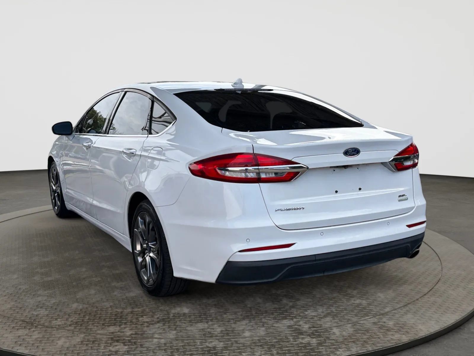 Used 2020 Ford Fusion SEL FWD image 8