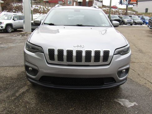 Used 2020 Jeep Cherokee Latitude Plus image 3
