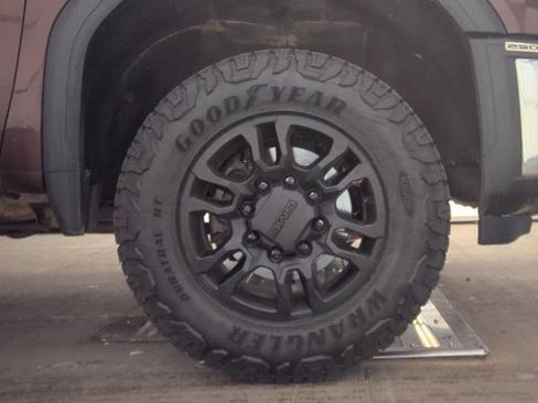 Used 2024 GMC Sierra 2500 SLE AWD/4WD image 17