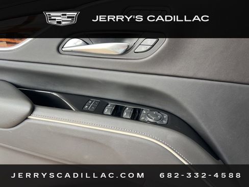 Used 2022 Cadillac Escalade ESV Luxury image 14