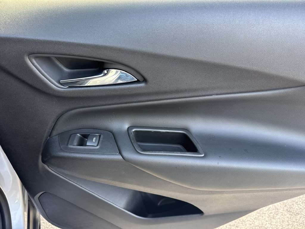 Used 2022 Chevrolet Equinox LT AWD/4WD image 16