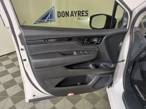 Certified 2025 Honda Odyssey Elite image 14