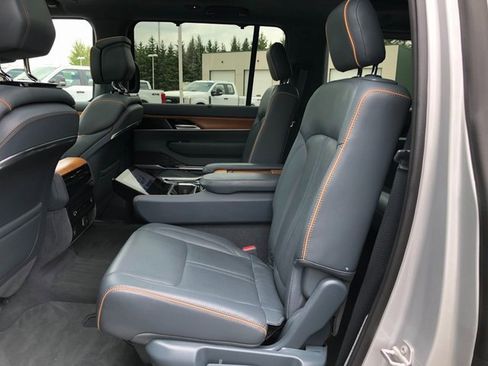 Used 2022 Jeep Grand Wagoneer Series II w/ Convenience Group III image 23