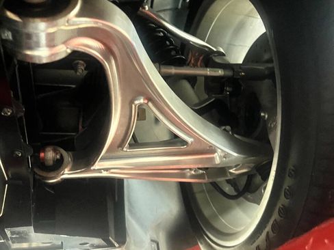 Used 2005 Ford GT RWD image 25