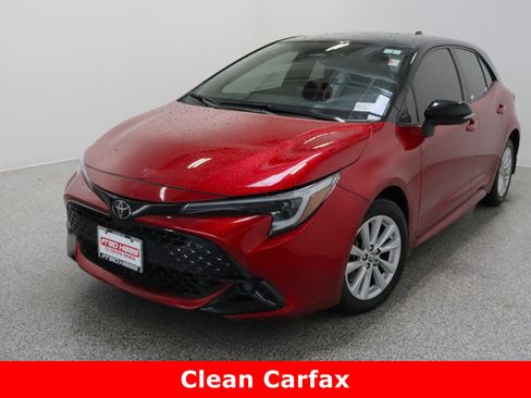 Used 2025 Toyota Corolla SE image 2
