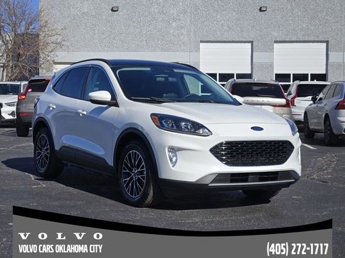 Used 2022 Ford Escape SEL image 2