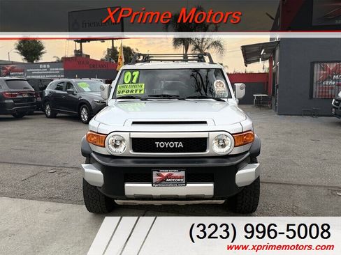 Used 2007 Toyota FJ Cruiser 4WD image 2