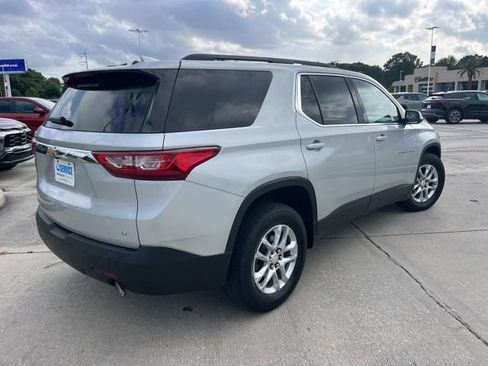 Used 2021 Chevrolet Traverse LT FWD image 5