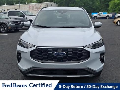 Certified 2025 Ford Escape ST-Line Select AWD/4WD image 3