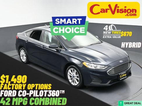 Used 2020 Ford Fusion SE image 1