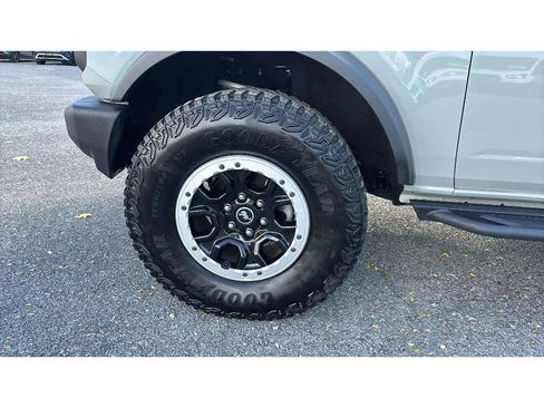 Used 2023 Ford Bronco 2-Door w/ Sasquatch Package image 20