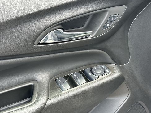 Used 2024 Chevrolet Equinox LT FWD image 21