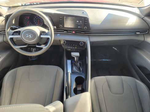 Used 2021 Hyundai Elantra SEL image 12