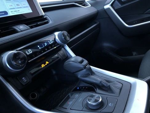 Certified 2025 Toyota RAV4 LE AWD/4WD image 29