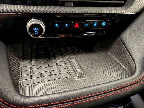 Used 2025 Ford Explorer ST-Line w/ Premium Package image 25