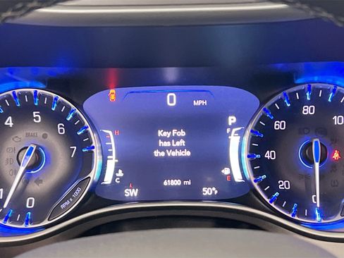 Used 2024 Chrysler Pacifica Touring-L image 23