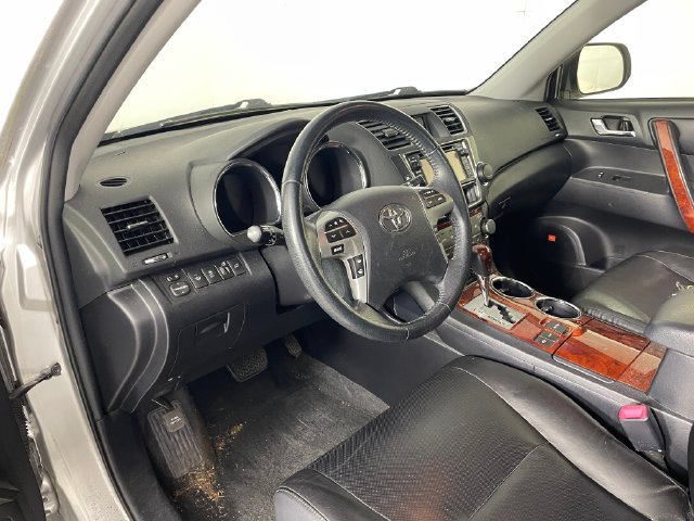 Used 2013 Toyota Highlander Limited AWD/4WD image 3