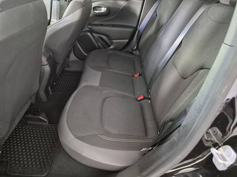 Used 2023 Jeep Renegade Latitude w/ Premium Group AWD/4WD image 28