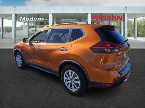 Used 2020 Nissan Rogue SV image 5