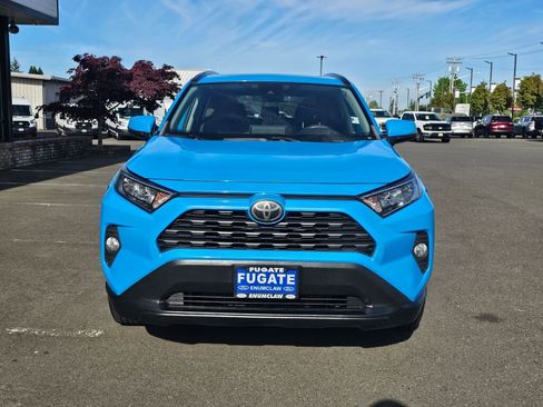 Used 2019 Toyota RAV4 XLE AWD/4WD image 3