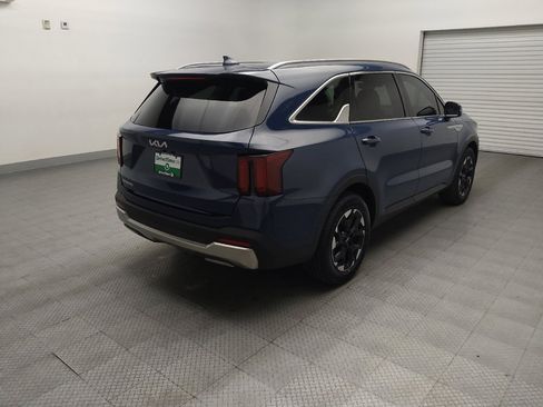 Used 2024 Kia Sorento S w/ Panoramic Sunroof Package FWD image 9