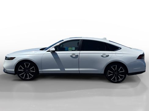 Used 2025 Honda Accord Touring image 2