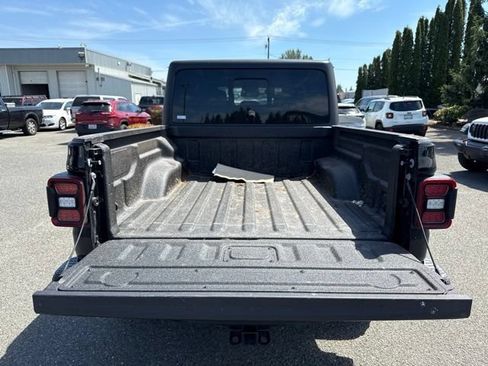 Used 2026 Jeep Gladiator Rubicon AWD/4WD image 11