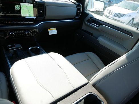 New 2026 GMC Sierra 1500 SLT w/ SLT Premium Plus Package image 11