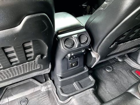Used 2021 Jeep Wrangler Unlimited Rubicon AWD/4WD image 10
