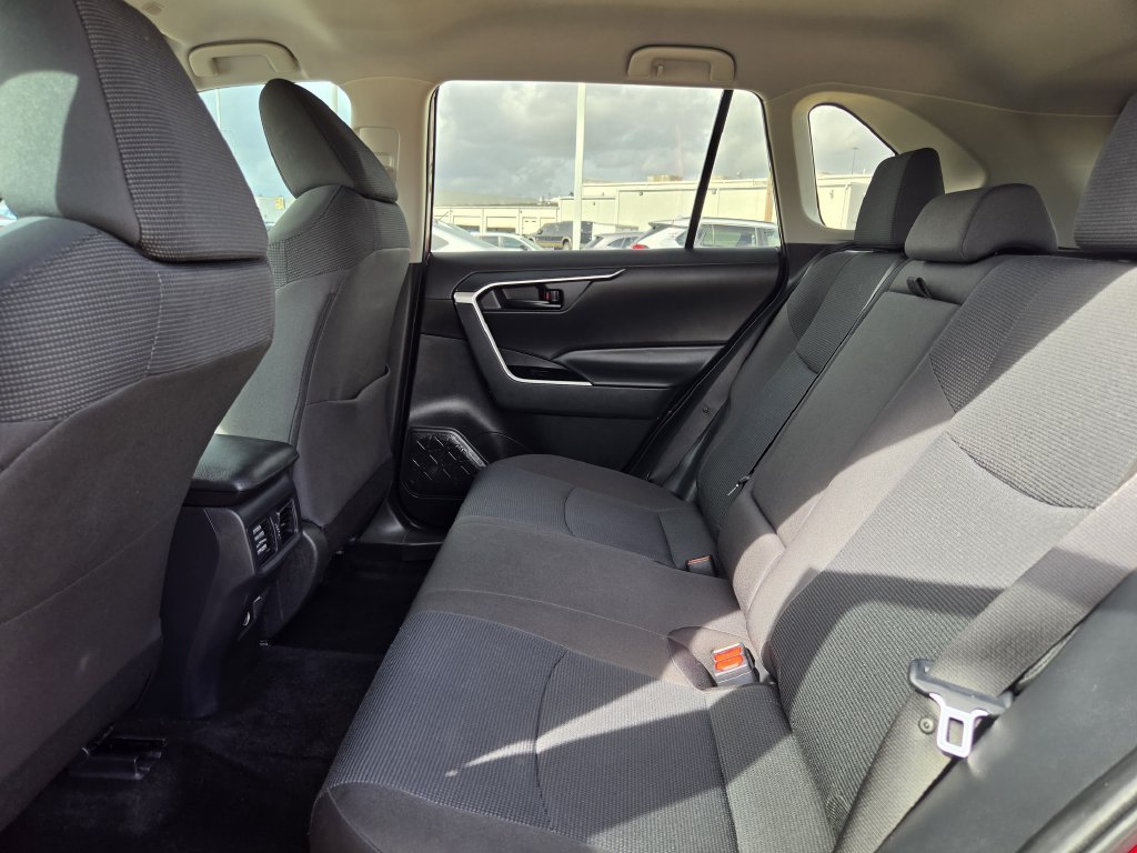 Used 2024 Toyota RAV4 LE AWD/4WD image 27