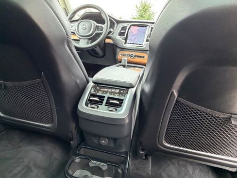 Certified 2023 Volvo XC90 B6 Plus AWD/4WD image 15
