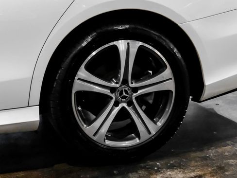 Used 2019 Mercedes-Benz E 300 4MATIC image 48