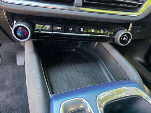 Certified 2024 Chevrolet Equinox EV LT FWD image 19