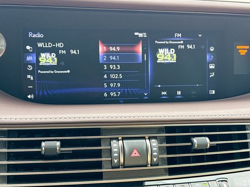 Used 2018 Lexus LS 500 w/ Luxury Package RWD image 31