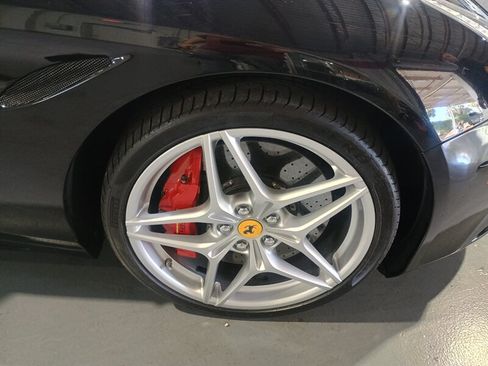 Used 2018 Ferrari California T RWD image 57