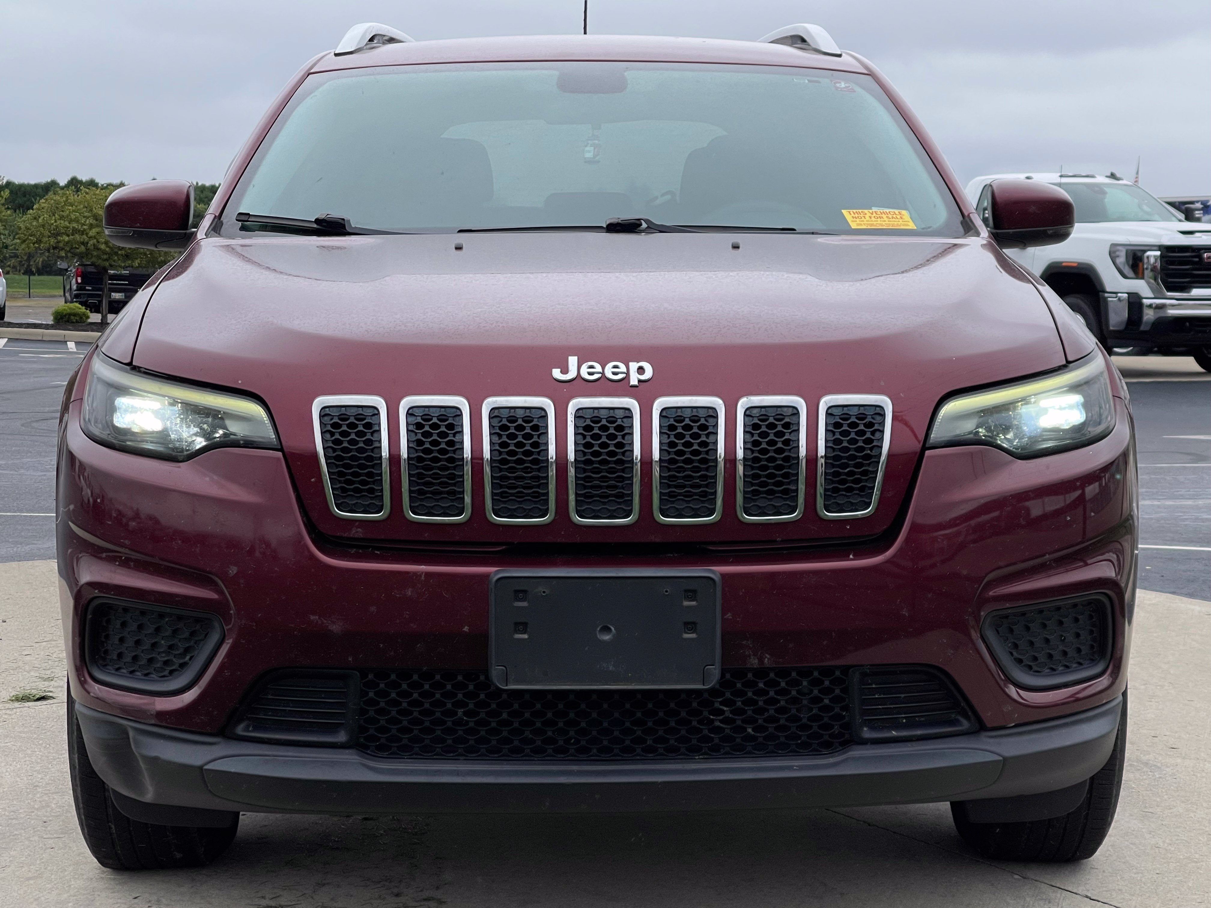 Used 2020 Jeep Cherokee Latitude w/ Cold Weather Group AWD/4WD image 2