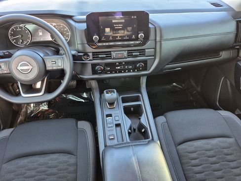 Used 2025 Nissan Pathfinder S FWD image 16