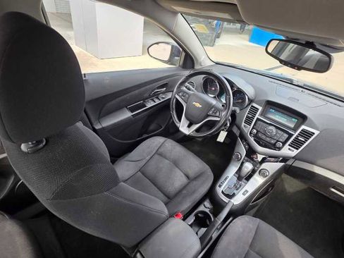 Used 2014 Chevrolet Cruze LT image 18