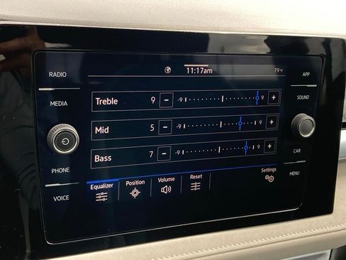 Used 2025 Volkswagen Taos SE image 19