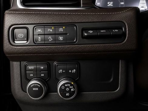 Used 2023 GMC Yukon Denali AWD/4WD image 23
